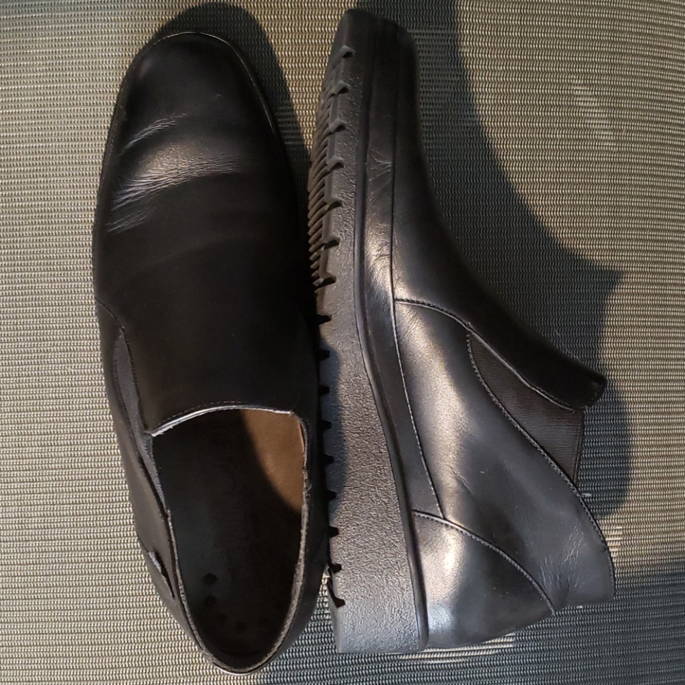 Mephisto Chelsea slip-on wedge booties, sz 9.5